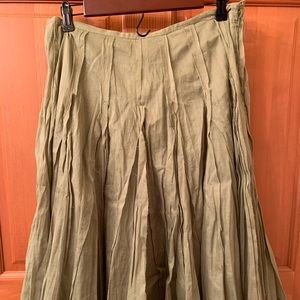 Elegant green flowing midi skirt size 6